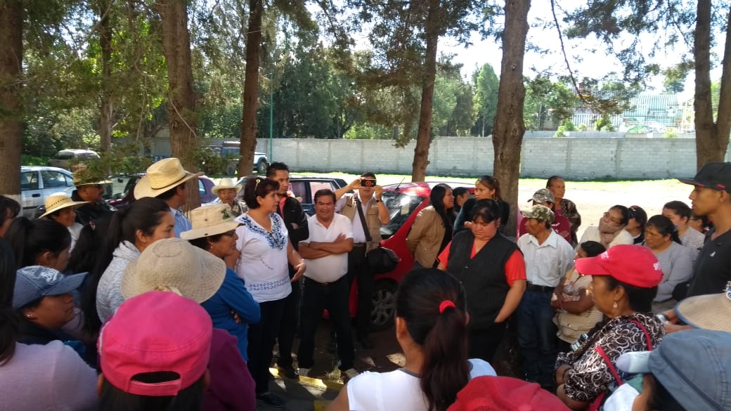 Toman perredistas oficinas de Secoduvi, exigen concluyan obra en Terrenate